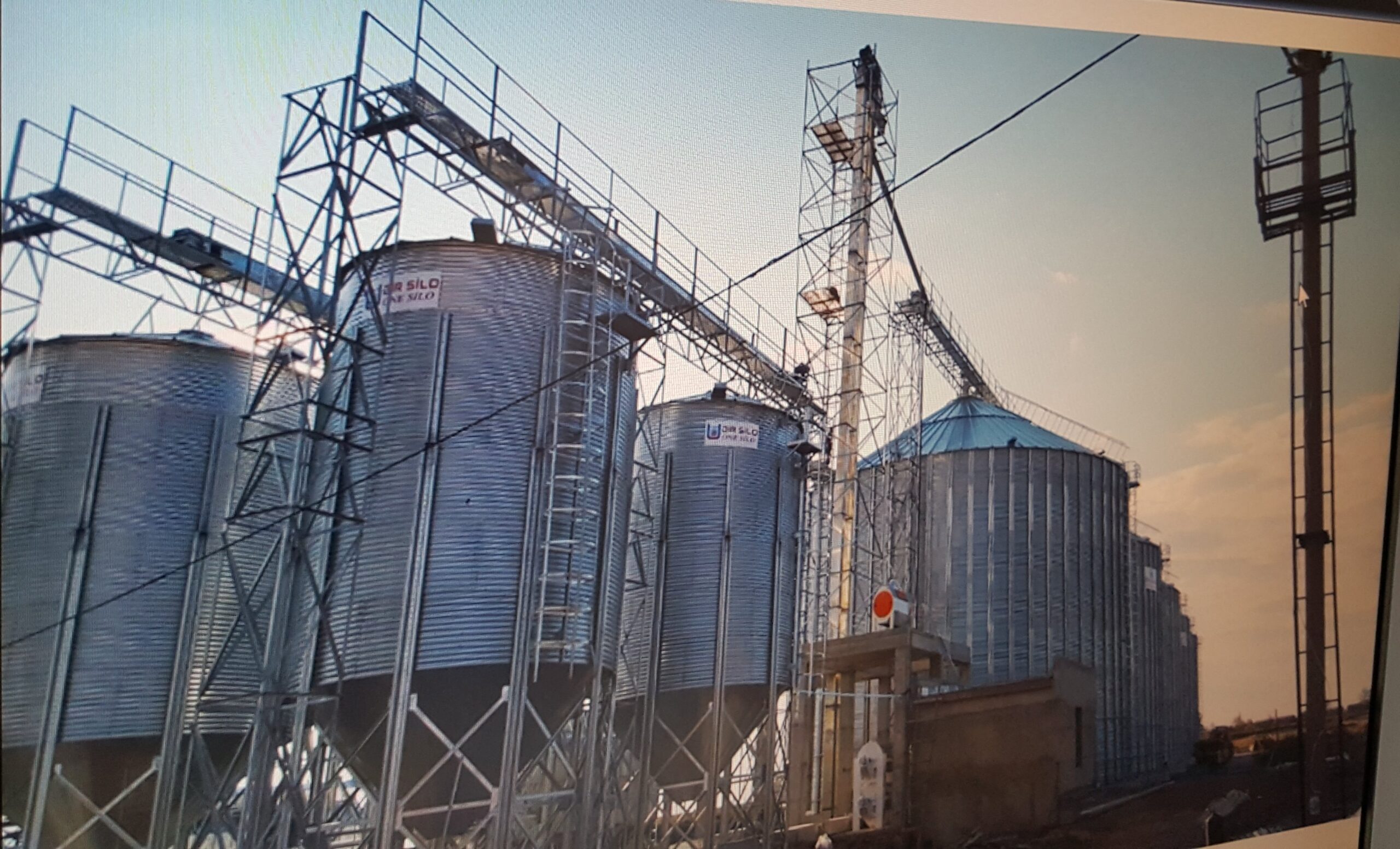 Düz tabanlı silo 20160213 105453